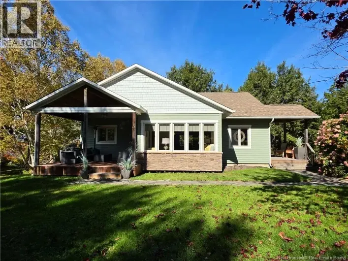 House for sale: 28 River Lane, Fredericton