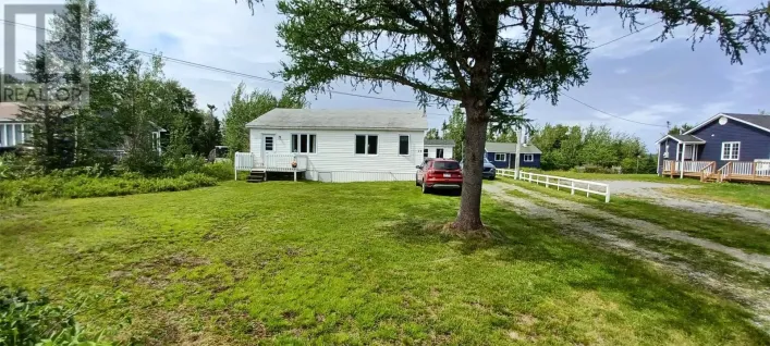28 Riverside Road W, Glovertown