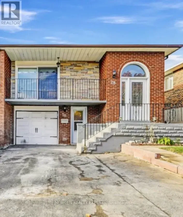 House for sale: 28 ROYAL SALISBURY WAY, Brampton