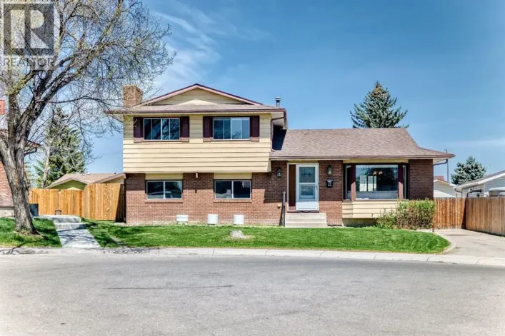 28 Rundlelawn Place NE, Calgary