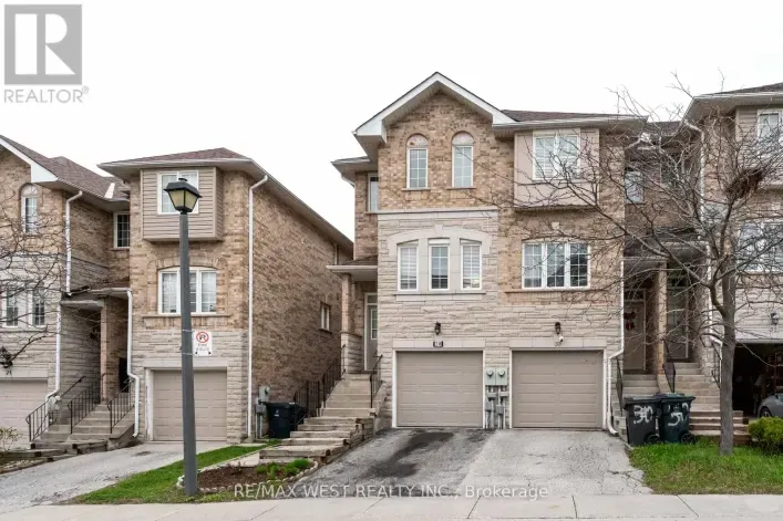 Row / Townhouse for sale: 28 SHINING STAR CRESCENT, Toronto