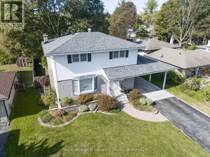House for sale: 28 SHONIKER AVENUE, Quinte West