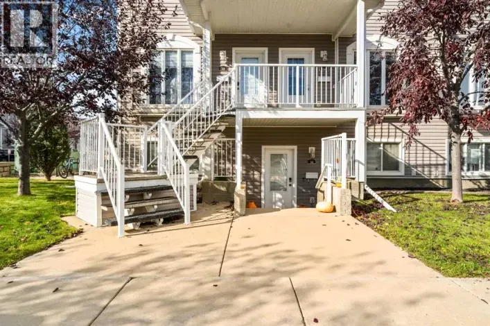 28 Somerset Lane SE, Medicine Hat