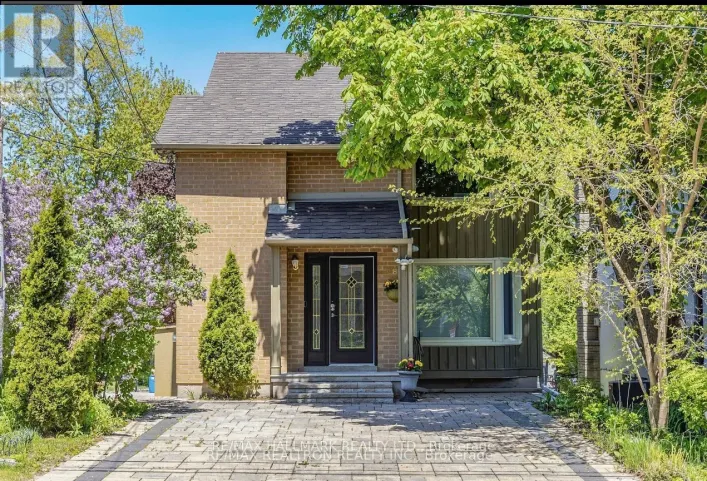 280 DOUGLAS ROAD, Richmond Hill