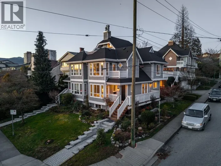 280 E 5TH STREET, North Vancouver