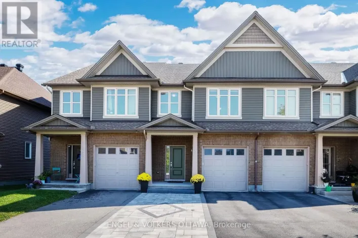 Row / Townhouse for sale: 280 WOOD ACRES GROVE, Ottawa