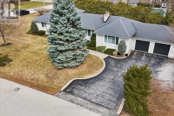 281 PINEHURST DRIVE, Oakville