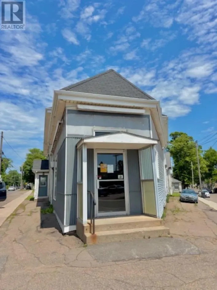 2-8-10 Longworth Avenue, Charlottetown