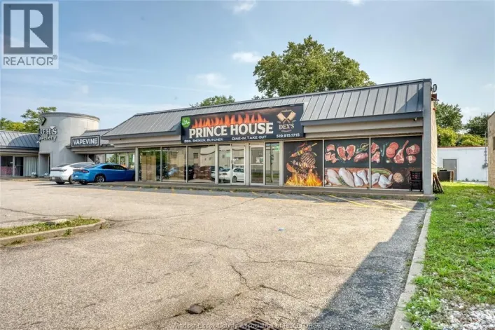 2814 HOWARD AVE, Windsor