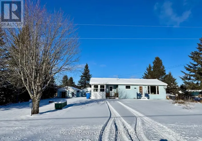 2816 CHISWICK LINE, Chisholm