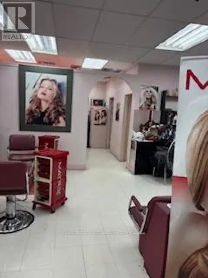 2818 VICTORIA PARK AVENUE, Toronto