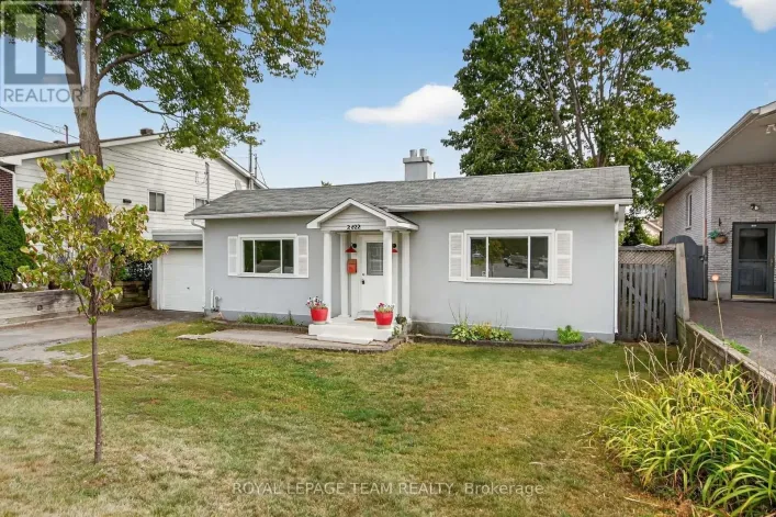 2822 RICHMOND ROAD, Ottawa
