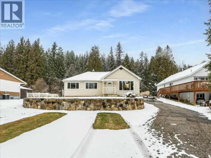 2824 9th Avenue, Castlegar