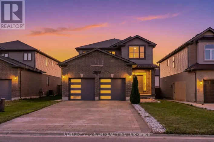 2824 DOYLE DRIVE, London South