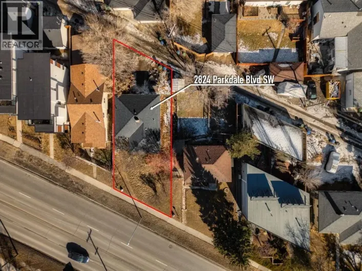 2824 Parkdale Boulevard NW, Calgary