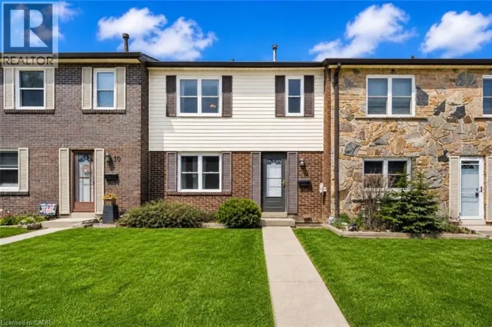 2825 GANANOQUE Drive Unit# 11, Mississauga