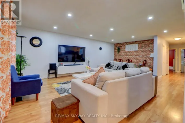 282B BROCK STREET W, Uxbridge