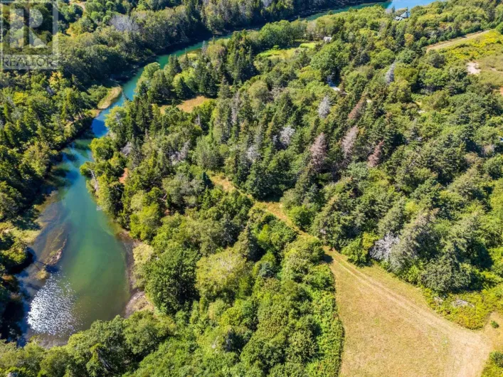 283 Dentremont Rd, Meteghan River