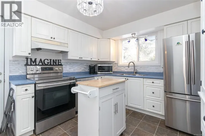 2834 Sooke Rd, Langford
