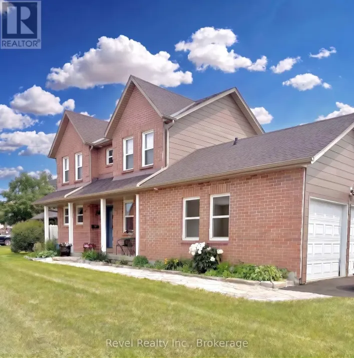 284 VICTORIA AVENUE N, Kawartha Lakes