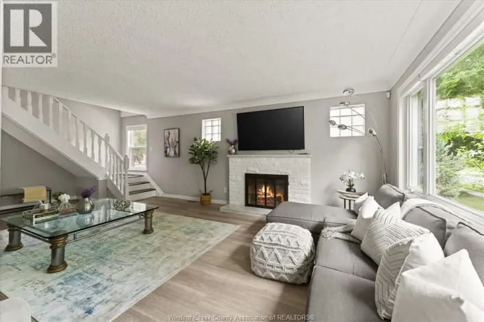 285 BELLEPERCHE PLACE, Windsor