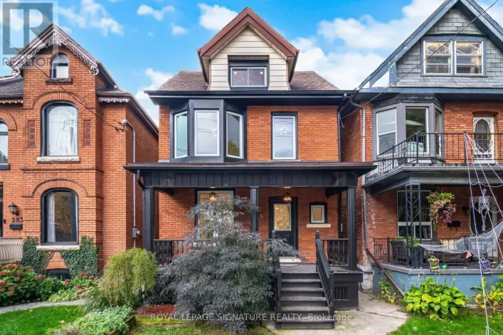 285 CHARLTON AVENUE W, Hamilton