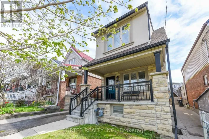 285 GILBERT AVENUE, Toronto