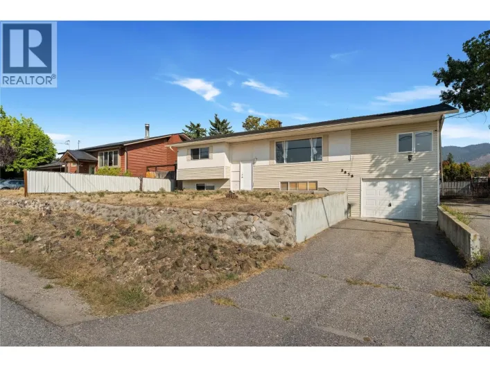 2858 Aberdeen Road, West Kelowna