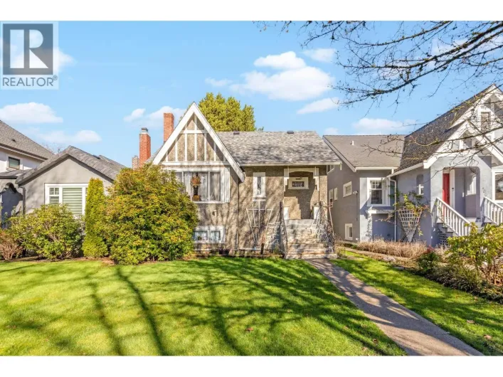 2861 W 15TH AVENUE, Vancouver