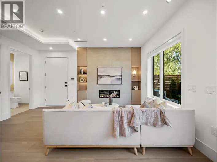 2868 SEMLIN DRIVE, Vancouver