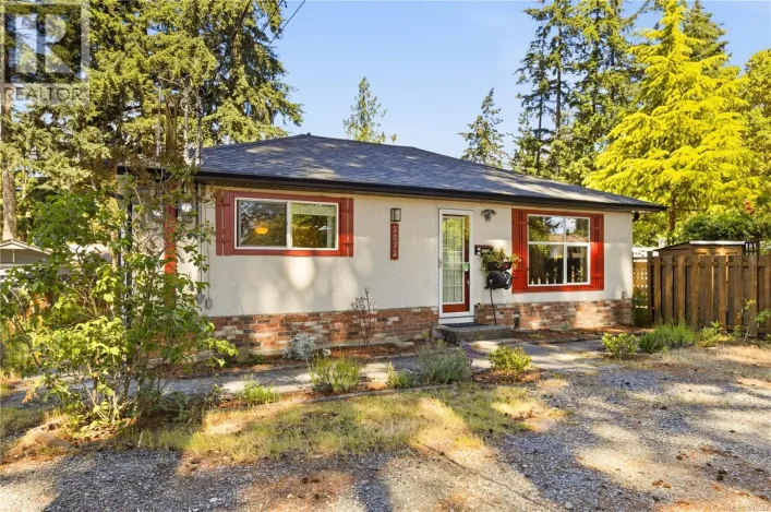 2872 Glen Lake Rd, Langford