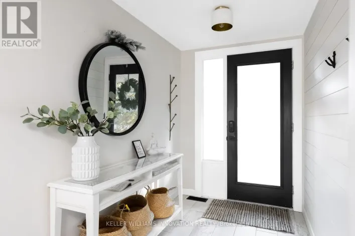 2872 MUSKOKA ROAD 118 W, Muskoka Lakes)