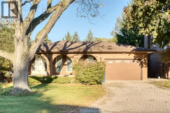 2880 ST. CLAIR AVENUE, Windsor