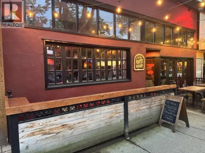 2884 W BROADWAY, Vancouver