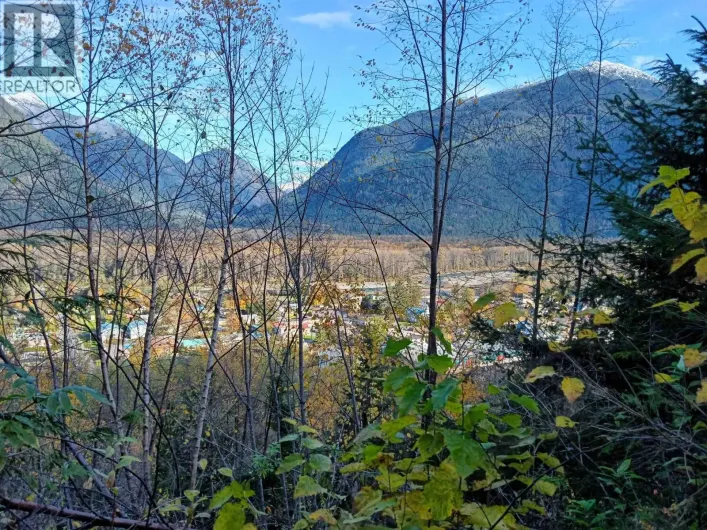 289 MACKENZIE 20 HIGHWAY, Bella Coola