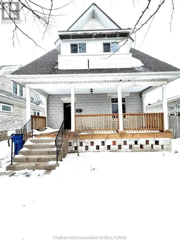 289 QUEEN STREET, Chatham