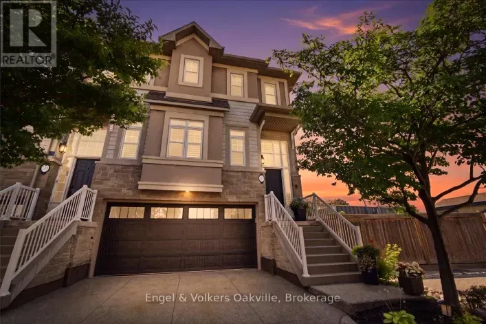 Row / Townhouse for sale: 29 - 31 SUNVALE PLACE, Hamilton