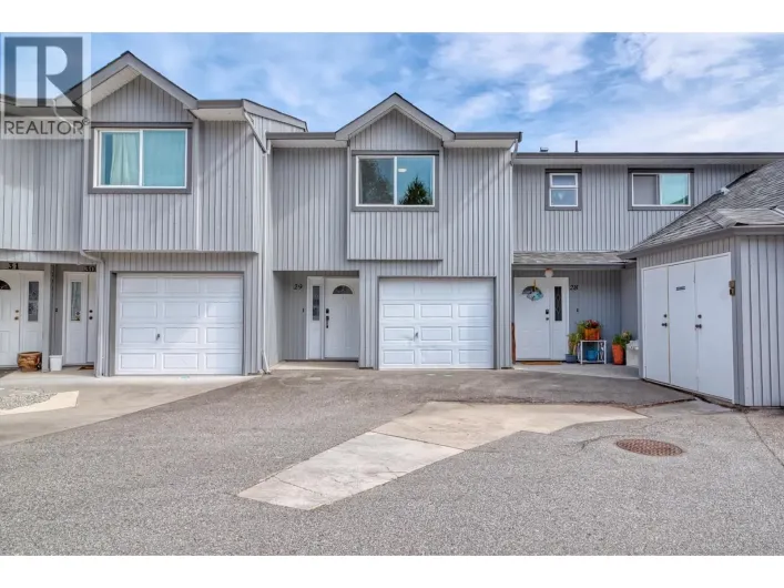 29 5761 WHARF AVENUE, Sechelt