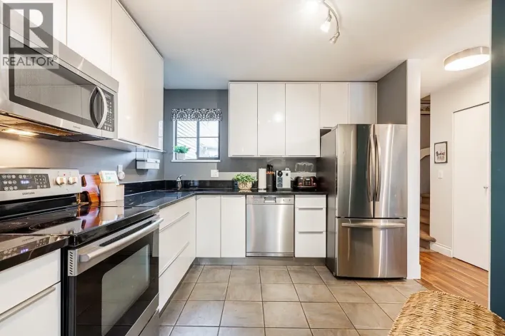 29 98 BEGIN STREET, Coquitlam