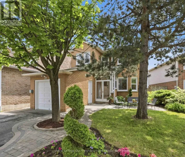 29 BECCA HALL TRAIL, Toronto