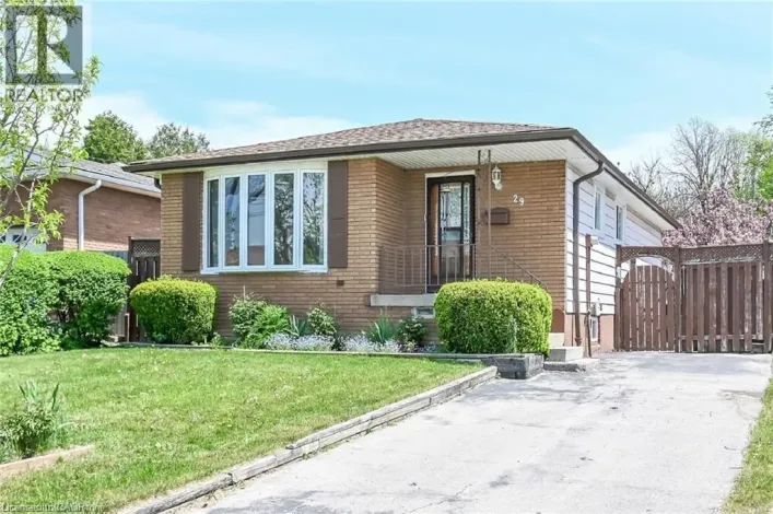 29 BIRCHCLIFFE Crescent, Hamilton