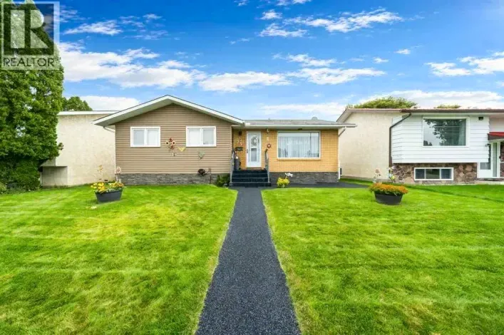 29 Cairns Way SE, Medicine Hat