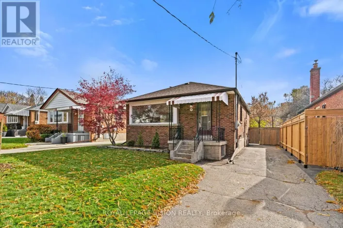 29 DONORA DRIVE, Toronto