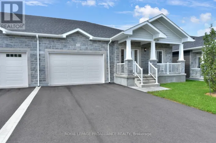 29 DOUGLAS MARSHALL CRESCENT, Brockville