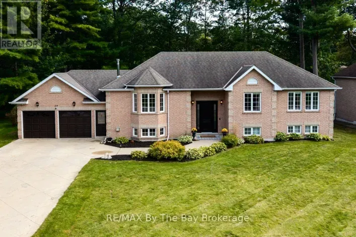 29 DOWNER CRESCENT, Wasaga Beach