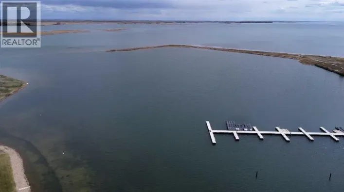 29 Kingfisher Estates Drive, Lake Newell Resort