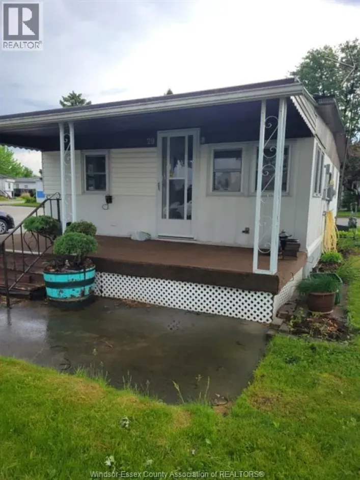 29 ROBIN CRESCENT, Lakeshore