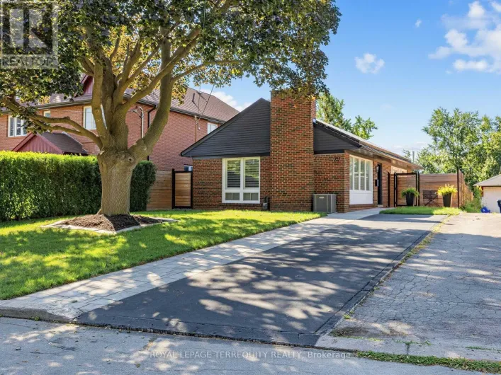 29 SEDGEWICK CRESCENT, Toronto
