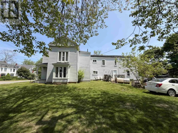29 Spring Street, Amherst