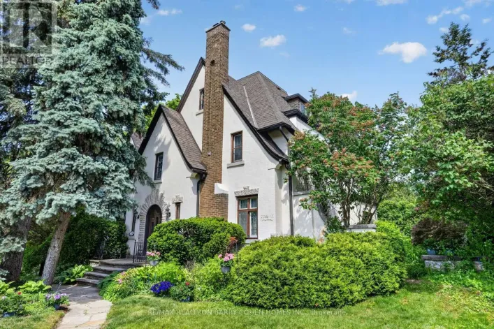 29 STRATHGOWAN CRESCENT, Toronto